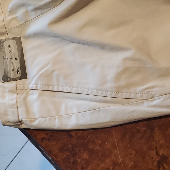 Cream Capris for Effortless Style - Picture 6 of 9